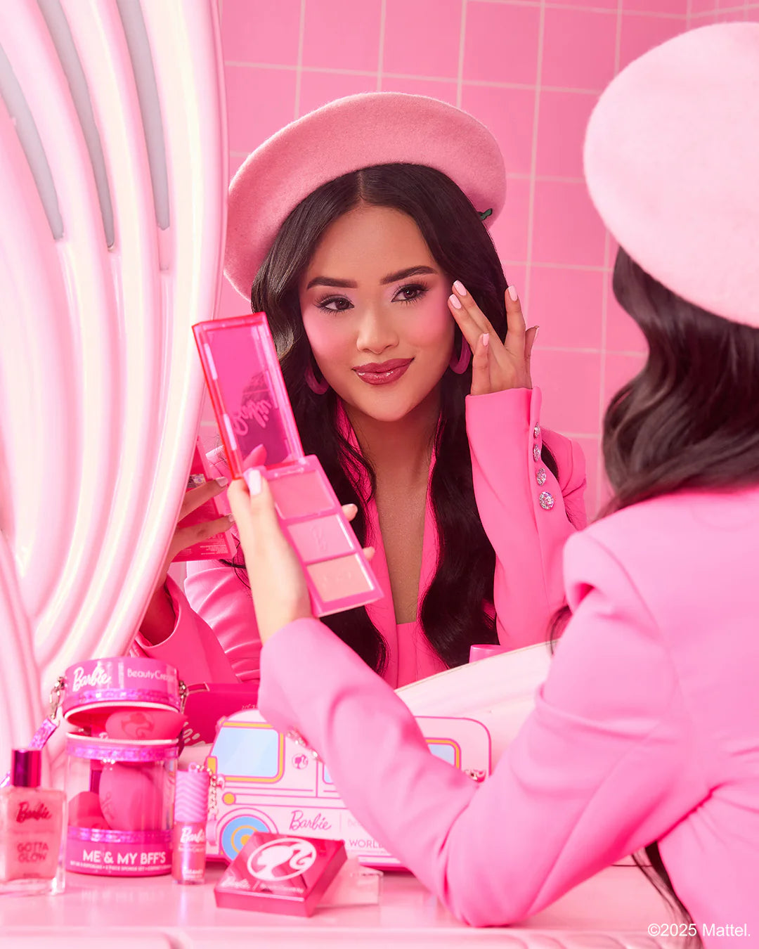 Paleta De Rostro Rubor Iluminador Barbie X Beauty Creations